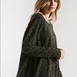 Z Supply Weekender sweatshirt in green leopard size S